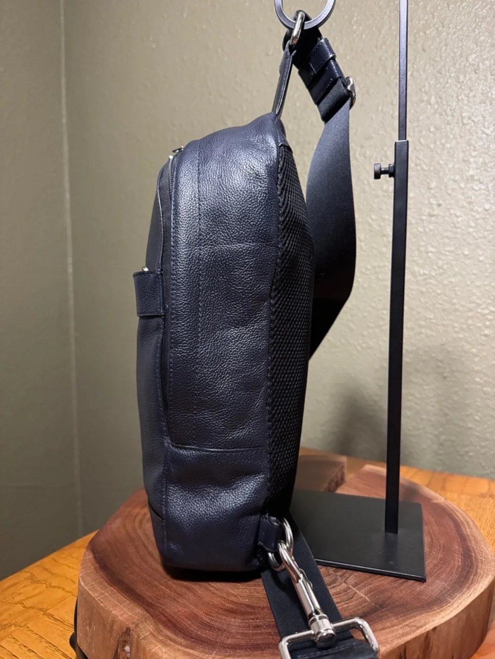 COACH CHARLES LEATHER SLING PACK BAG IN MIDNIGHT